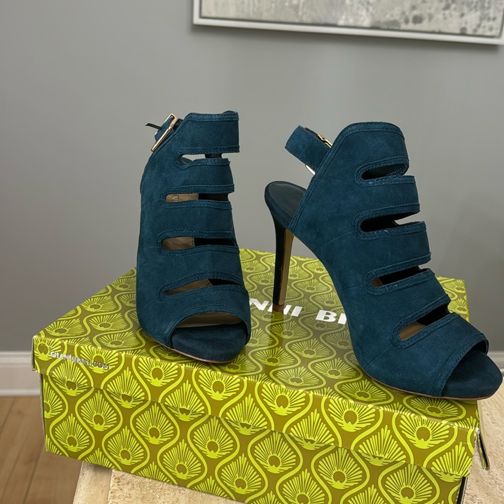 NWT Gianni Bini dark blue teal  Sandals size 6